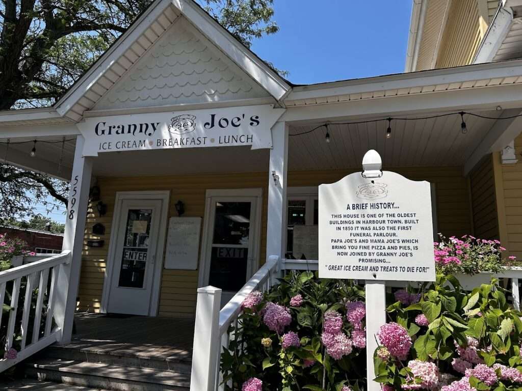 Granny Joe’s Ice Creamatorium photo 3