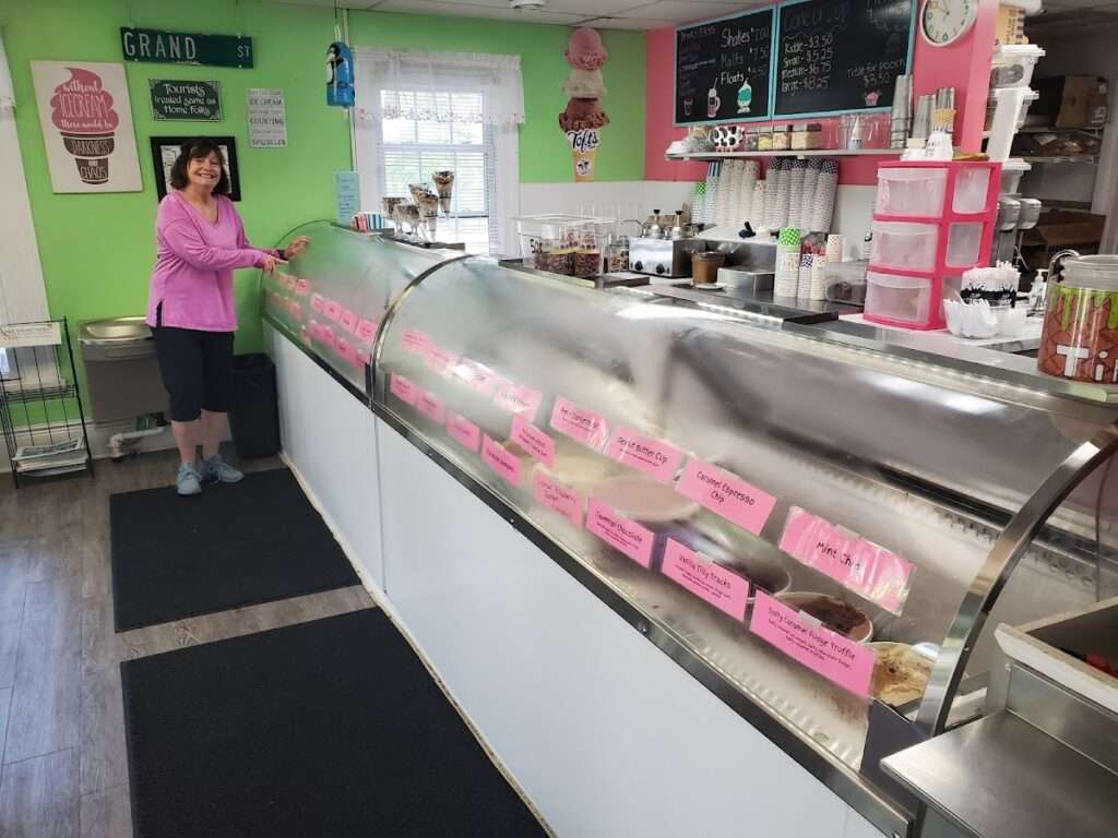 Granny Joe’s Ice Creamatorium photo 5